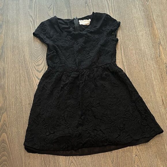 Coincidence and Chance Girls Fit & Flare Black Lace Short Sleeve Dress Sz Small - Picture 1 of 4